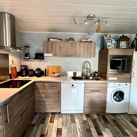 Duplex Renove Confort Avec Terrasse Ensoleillee - A Pied - Boucanet Holiday home