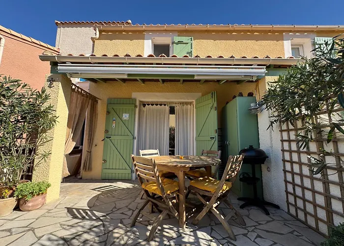 Duplex Renove Confort Avec Terrasse Ensoleillee - A Pied - Boucanet Holiday home *