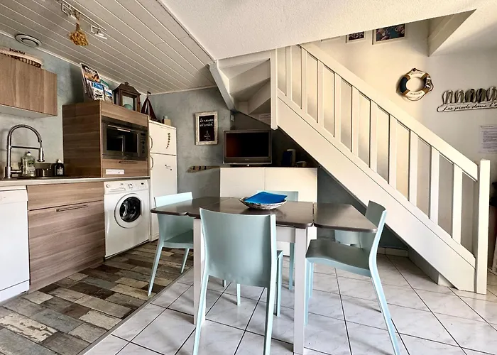 Holiday home Duplex Renove Confort Avec Terrasse Ensoleillee - A Pied - Boucanet *
